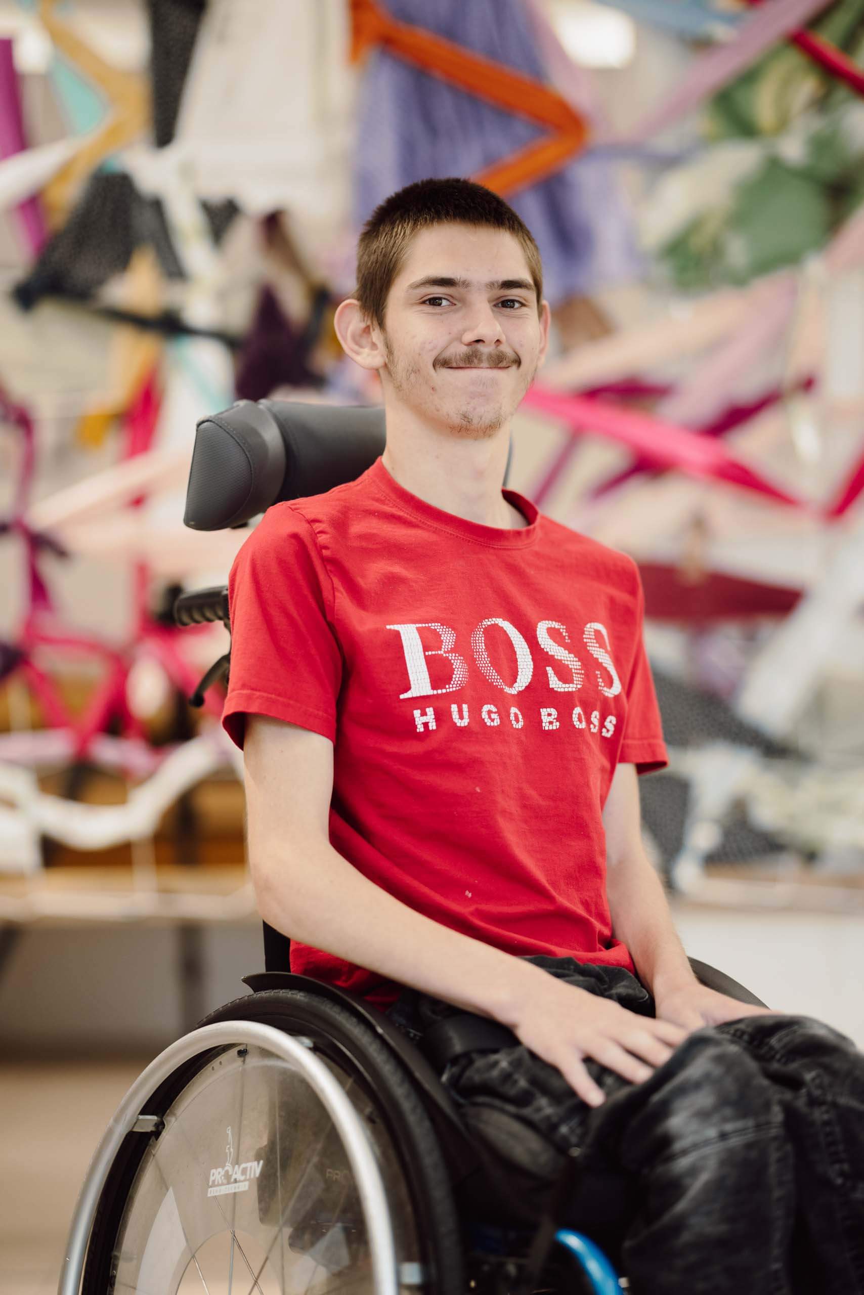 Porträt von Künstler Thomas Bittner im Atelier M7.